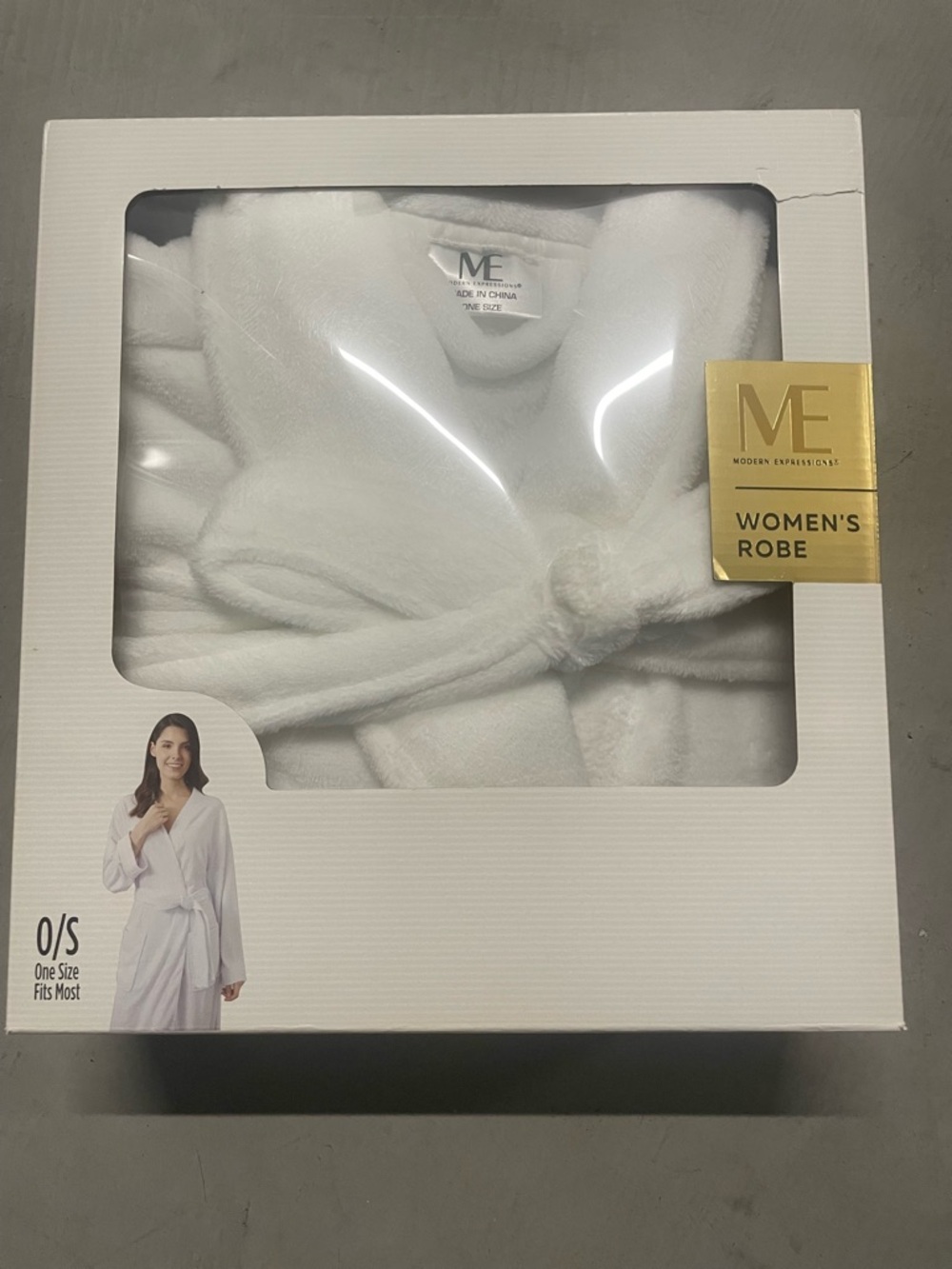 ME Makeover Essentials White Plush Women's Robe - Classic Wrap